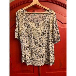 Maurices Size Medium Lace Trimmed Blouse Boho Flowy Cottage Core Floral EUC